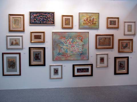 Klee-Schüler — Wand mit Werken von Petra Petitpierre
